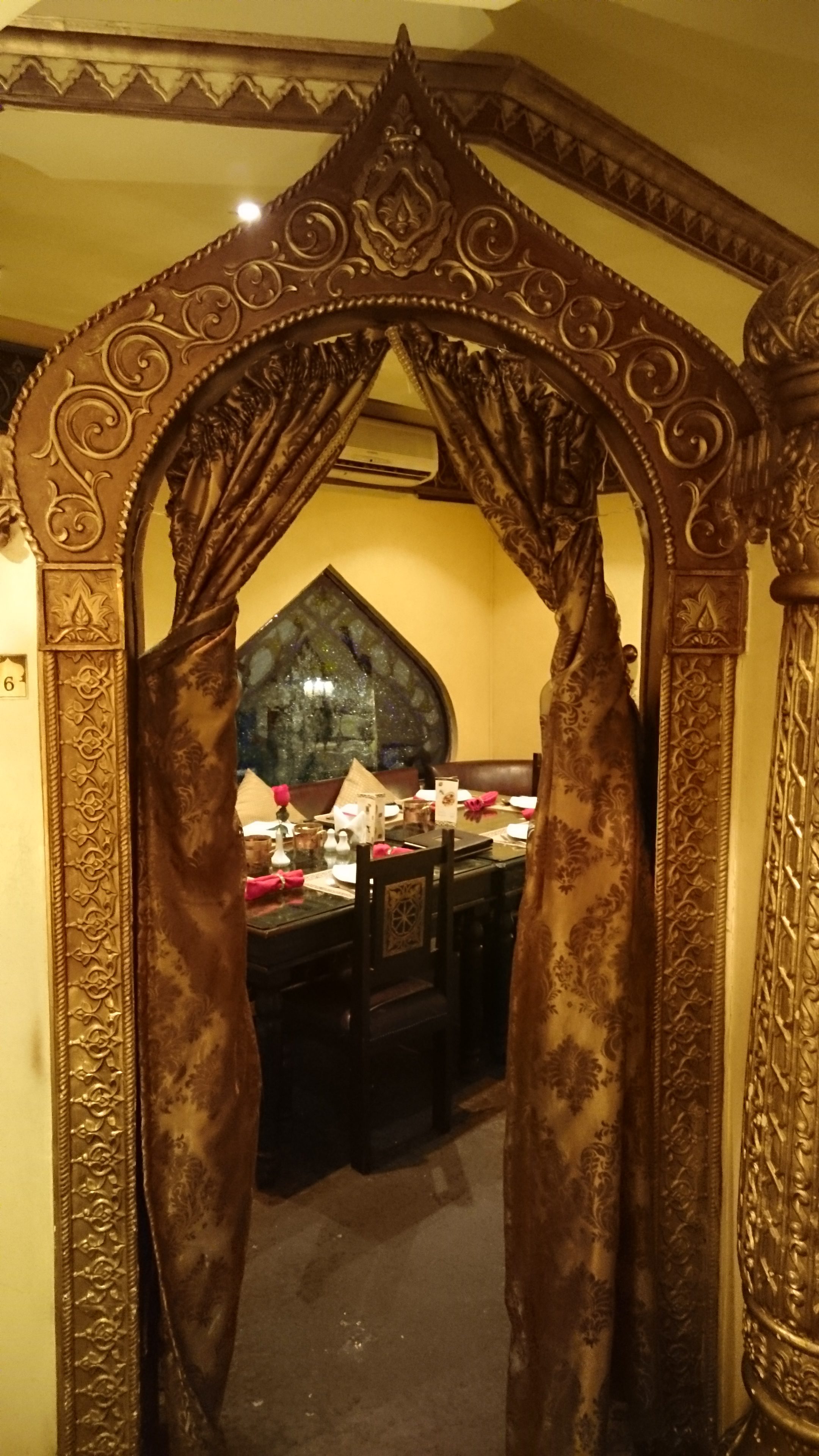 DIning booth at The Copper Chandni, Riyadh