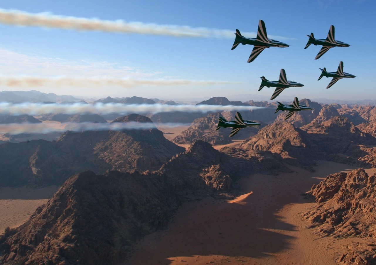 The RSAF Hawks perform a fly past at the opening of the Ha'il Rally (credit: http://www.scalemodellingnow.com/waddington-international-airshow-2012)